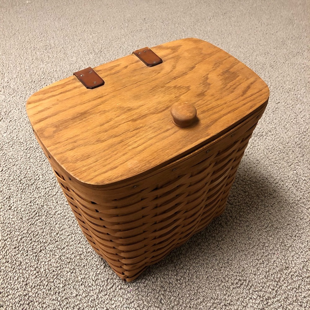 Vintage 1992 Longaberger Basket with Opening Lid